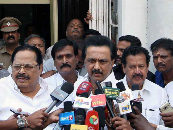 தண்டனைச் சட்டத்தை கையில் எடுத்துள்ள போலீஸ்