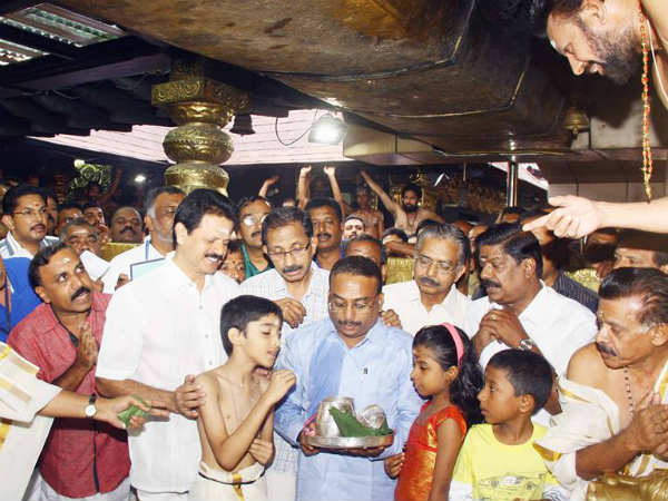 சிறப்புக் குழு முன்னிலையில் குலுக்கல்