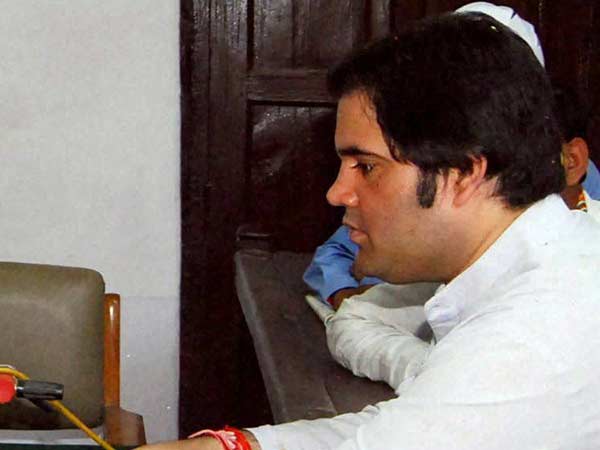 கேலிக் கூத்து புகார்