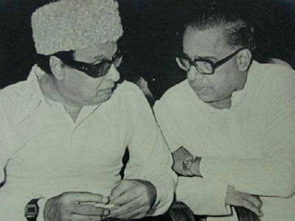 எம்.ஜி.ஆர் மருத்துவமனையில் இருந்த போது அறிக்கைகள் கொடுத்தீர்களே?