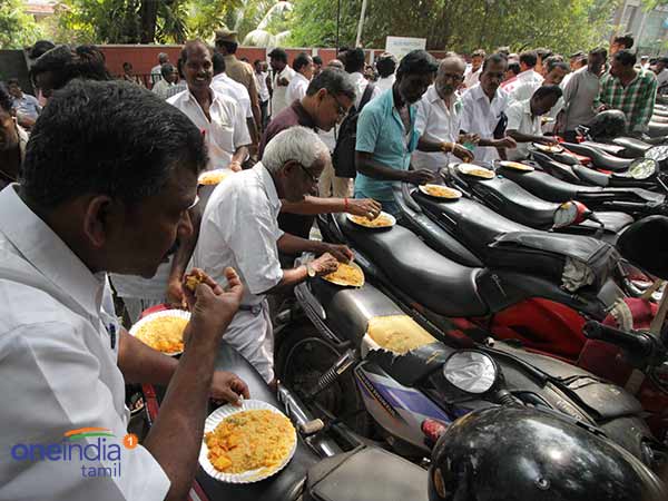 ஆங்காங்கே அன்னதானம்
