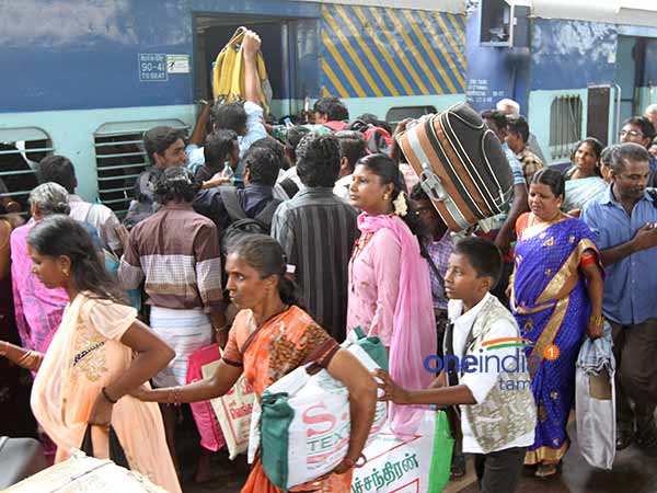 லட்சக்கணக்கானோர் பயணம்