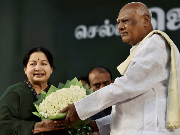 former governor of tamilnadu Rosaiah visits to apollo hospital former governor of tamilnadu Rosaiah visits to apollo hospital