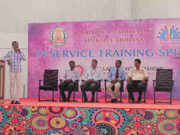 Training session for science teachers 
