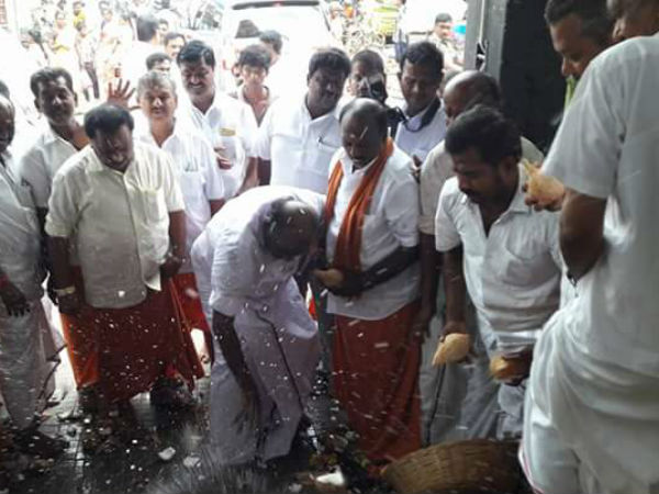 Natham viswanathan offers prayer for Jayalalithaa