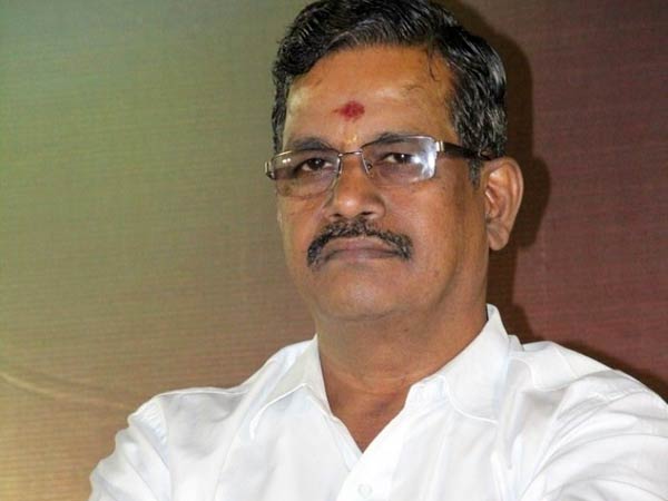 VIPs visit Apollo for Jayalalitha