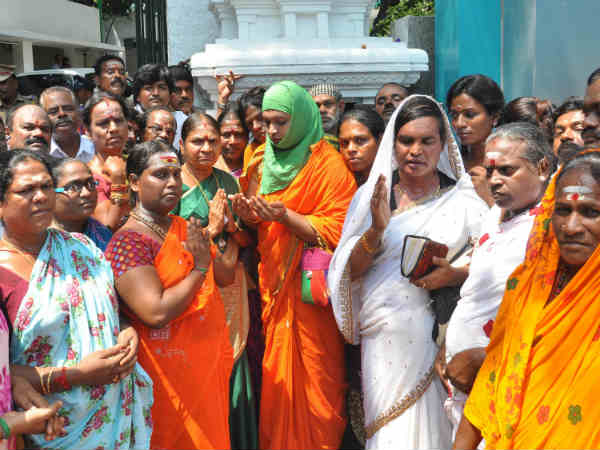 Transgender prayer for Jayalalithaa 