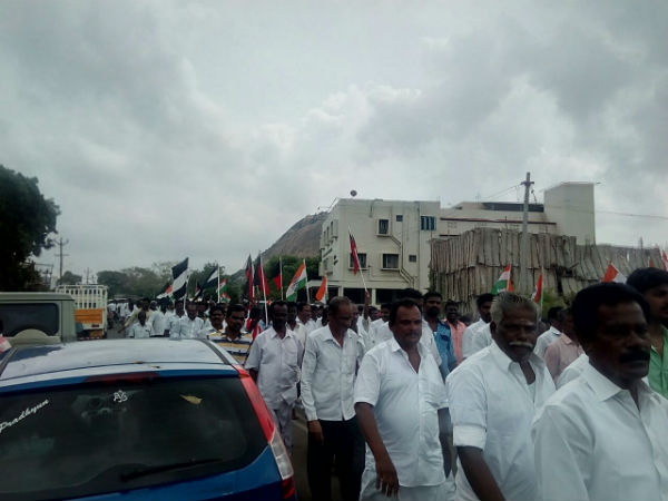 சரவணன் வேட்புமனு தாக்கல் சரவணன் வேட்புமனு தாக்கல்