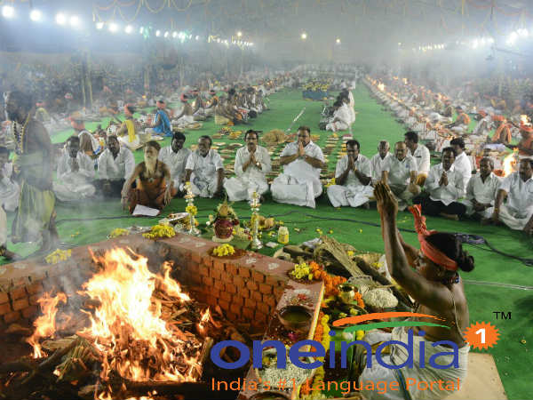 தொண்டர்கள் பிரார்த்தனை தொண்டர்கள் பிரார்த்தனை