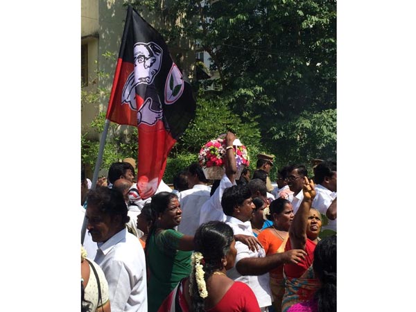 இடைத்தேர்தல் களம்