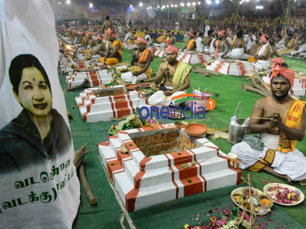 தொடரும் பிரார்த்தனைகள் தொடரும் பிரார்த்தனைகள்