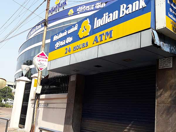 மூடப்பட்ட ஏடிஎம் மையங்கள்