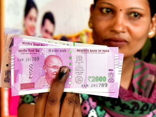 அனல் பறந்த வங்கிகள் 