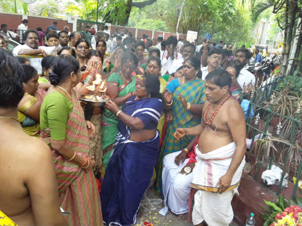 சிறப்பு பூஜை