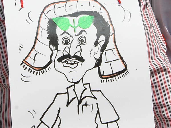 தலையில் துண்டு