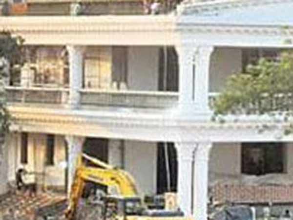 குண்டு துளைக்காத ஜன்னல்கள்...