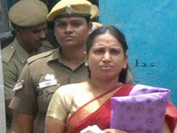 அழுதுகொண்டே இருந்தார்..