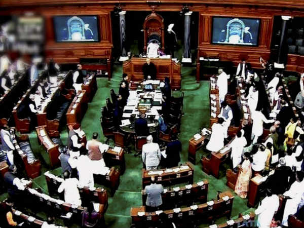 லோக் சபாவில் கடும் அமளி 