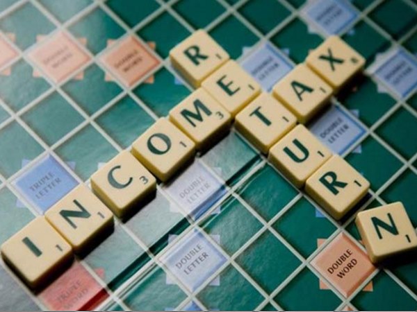 Income Tax raids in Delhi, Mumbai, following ban on high currency notes Income Tax raids in Delhi, Mumbai, following ban on high currency notes