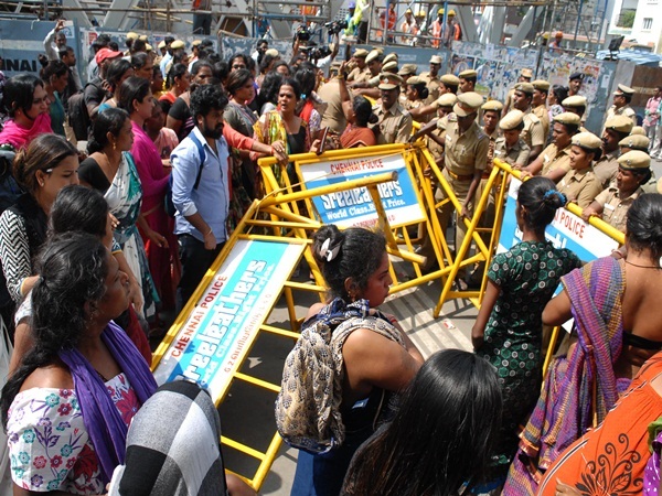 Transgender Died in chennai after self immolates