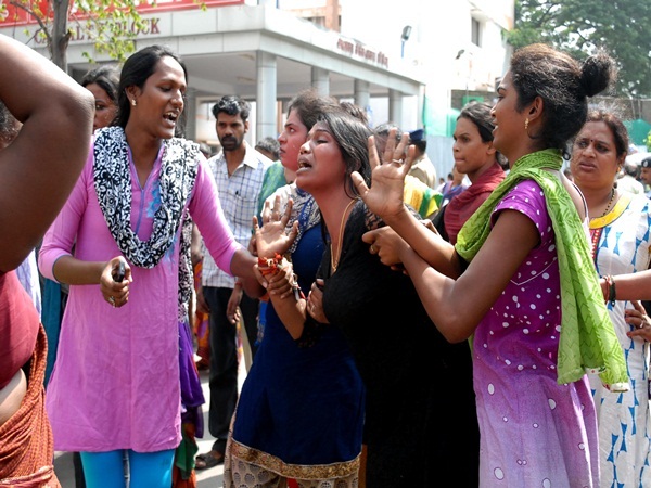 Transgender Died in chennai after self immolates