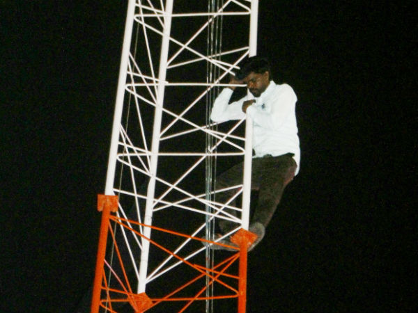 youth protest in Cell phone tower 