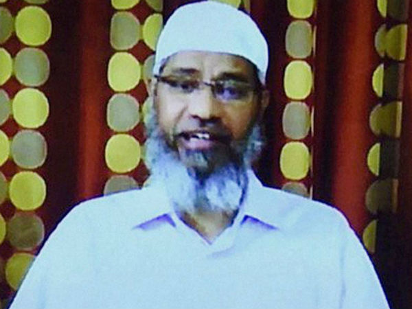 NIA writes to banks asking them to freeze accounts of Zakir Naik NIA writes to banks asking them to freeze accounts of Zakir Naik