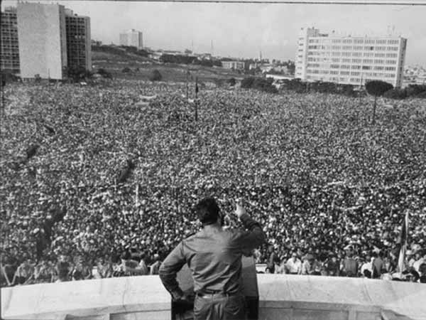 எல்லோருக்கும் சொந்த வீட்டை சாத்தியமாக்கிய பிடல்