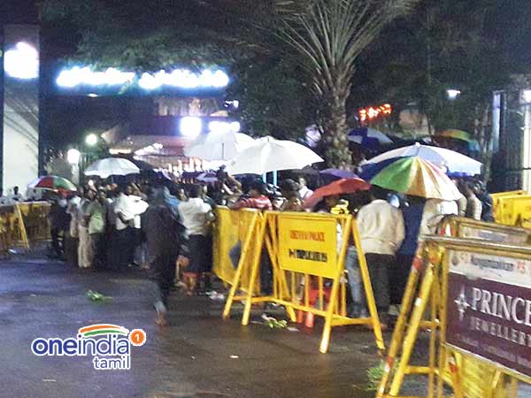 கொட்டும் பனியிலும்... கொட்டும் பனியிலும்...