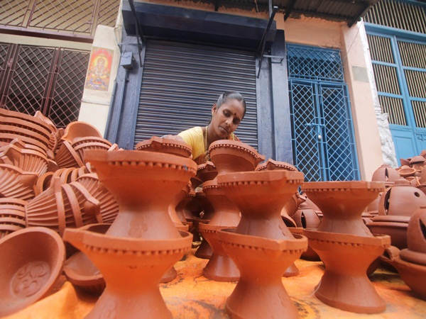  karthigai vilakku sales are picking up in chennai 