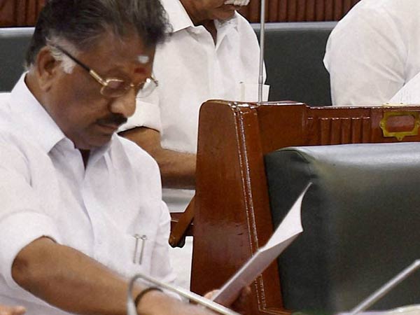 சீட்டில் அமர்வாரா ஓபிஎஸ்