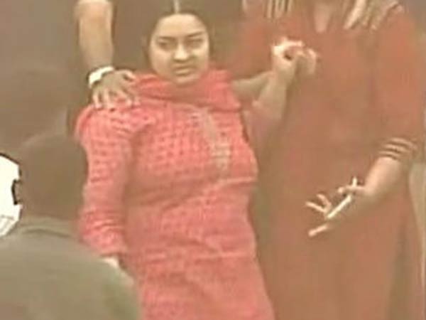 தீபா எங்கே?