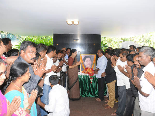 தேனியில் இருந்தே முதல்வர் குரல்