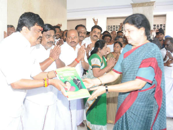 பணம் பத்தும் செய்யும்