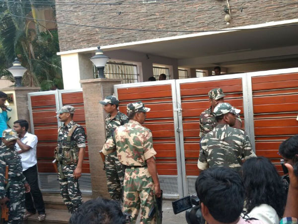 துணை ராணுவம் குவிப்பு 