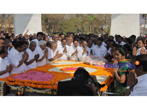 குவிந்த தொண்டர்கள் குவிந்த தொண்டர்கள்