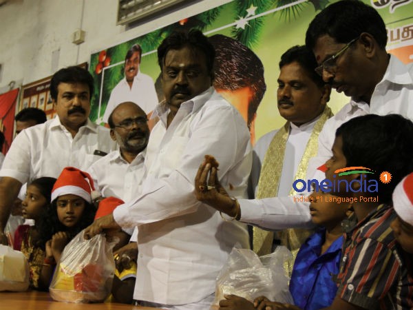 மக்களை நேசித்த இயேசு 