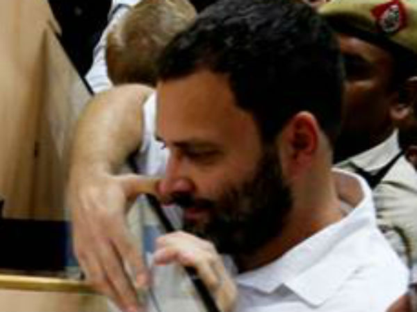 வரிசையில் ராகுல்காந்தி