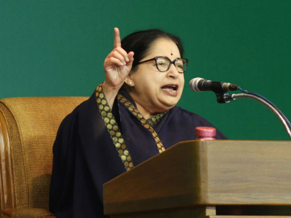 மக்களால் நான் மக்களுக்காக நான்