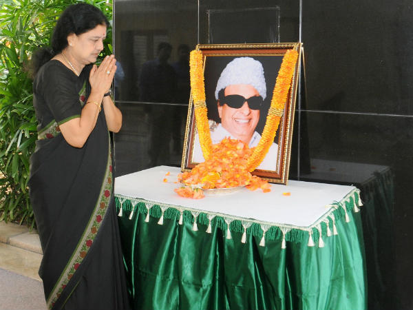 ஜெயலலிதாவின் ஈர்ப்பு 