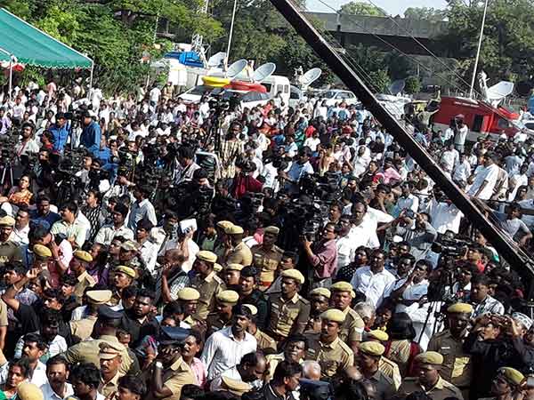 TN CM Jayalalithaa no more 