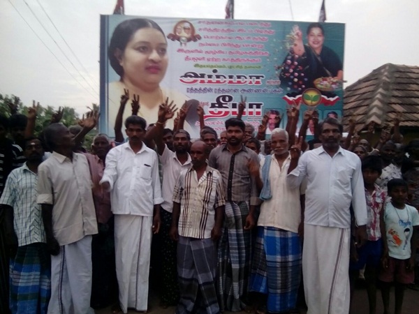 Deepa supporters in kulithalai