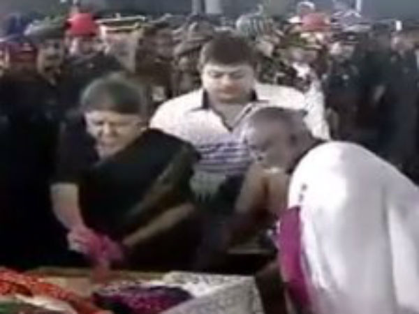 Jayalalitha cremation today evening 4.30 pm at Marina Beach 