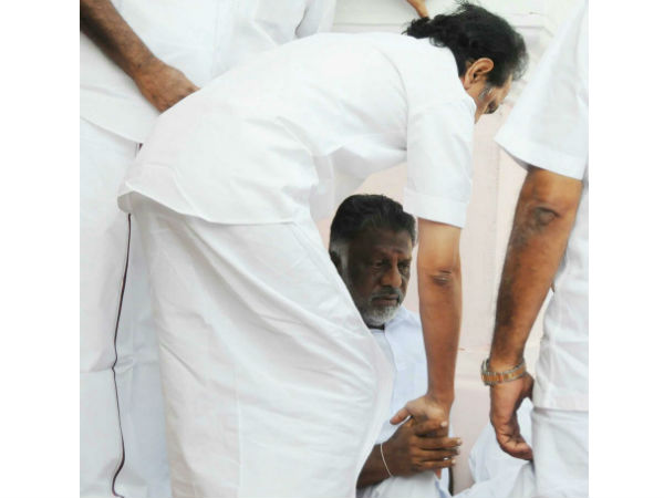 MK Stalin pays homage to Jayalalithaa