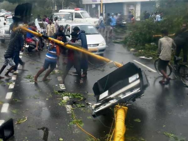 Cyclone Vardah: Power supply will be restored before today evening, says Thangamani 