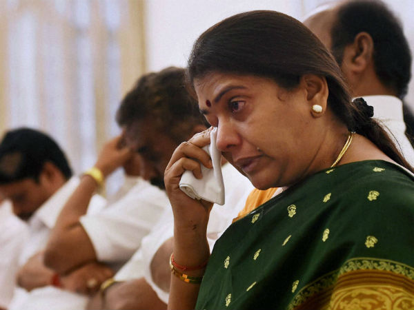 ரிப்பன் வெட்டி துவக்கிய தம்பிதுரை 