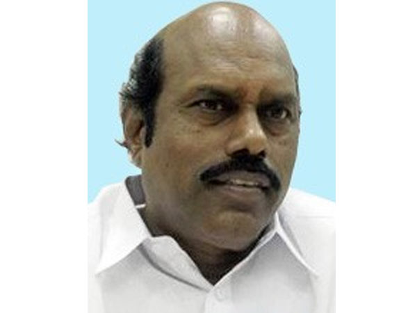 அண்ட புளுகு புளுகும் காமராஜ்