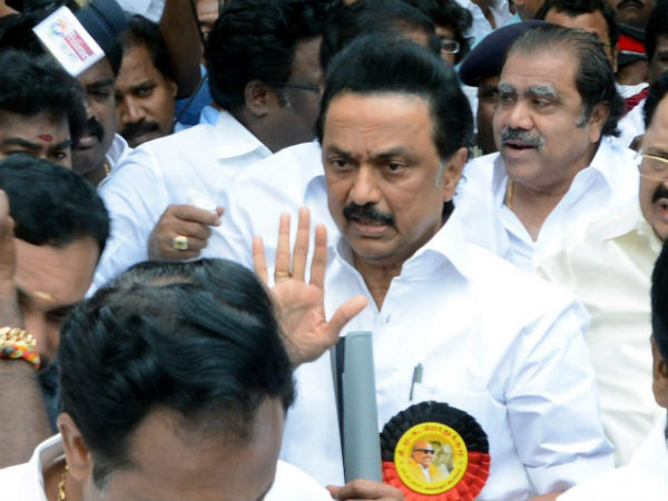 உள்ளாட்சித் துறை அமைச்சர்