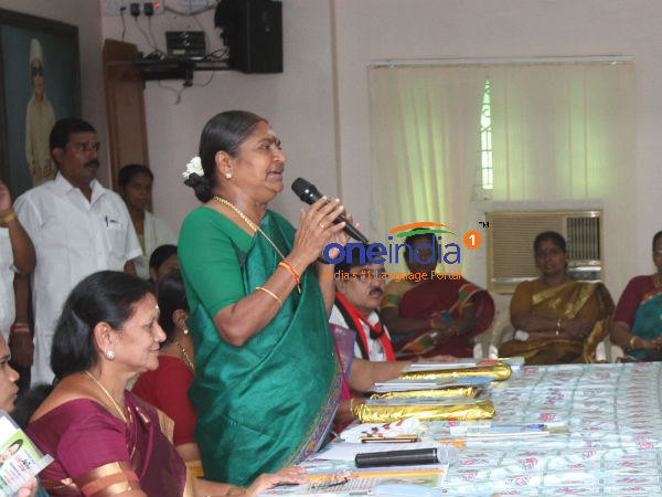 ஹாயாக இருந்த அமைச்சர்கள்