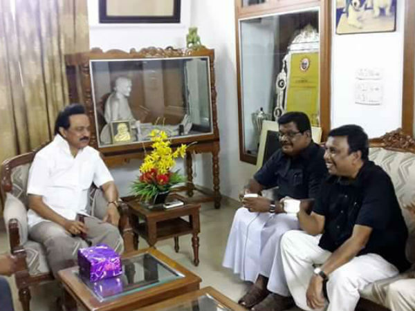 அதிர்ச்சியில் வீரமணி 